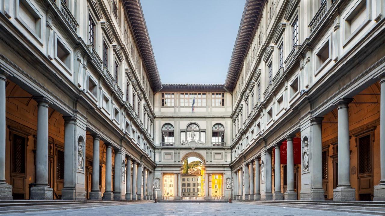 Historic Center Palace - Huge 4 Bedrooms Santa Croce Apartment - By LikehomeFirenze Bagian luar foto