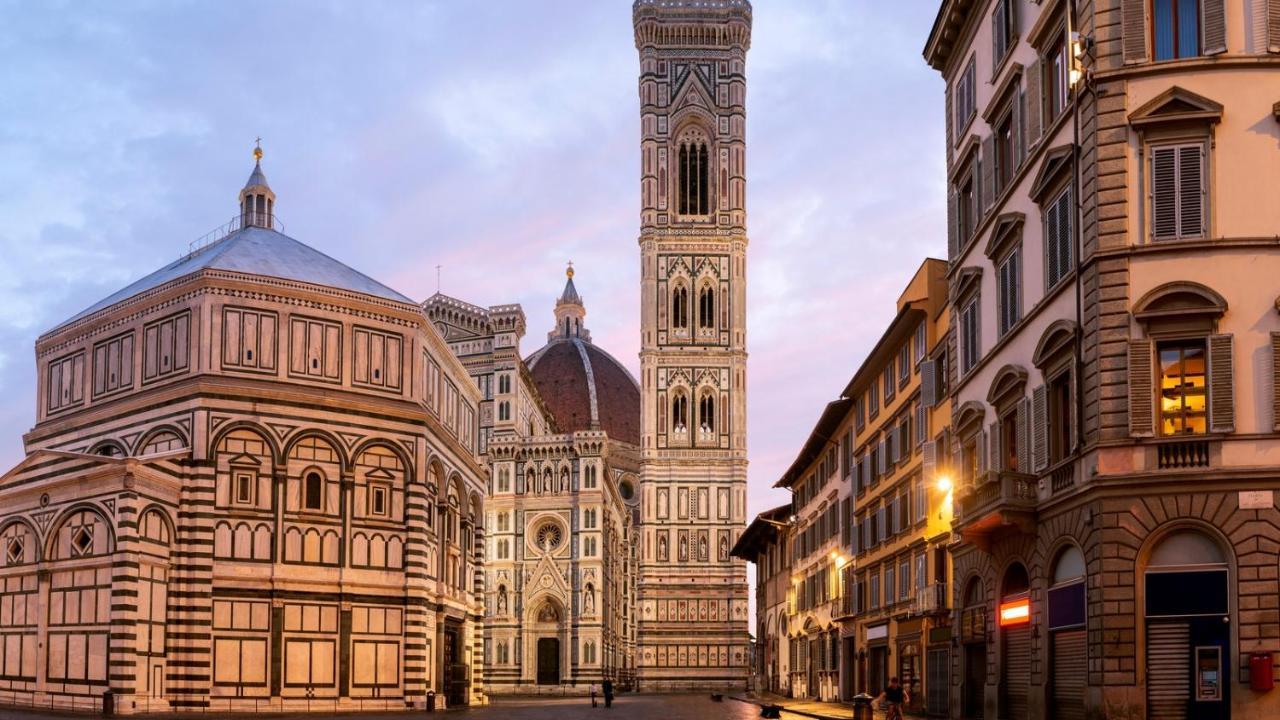 Historic Center Palace - Huge 4 Bedrooms Santa Croce Apartment - By LikehomeFirenze Bagian luar foto