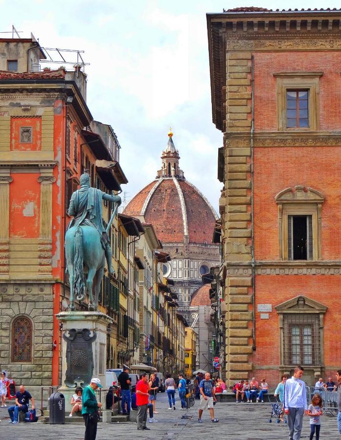 Historic Center Palace - Huge 4 Bedrooms Santa Croce Apartment - By LikehomeFirenze Bagian luar foto