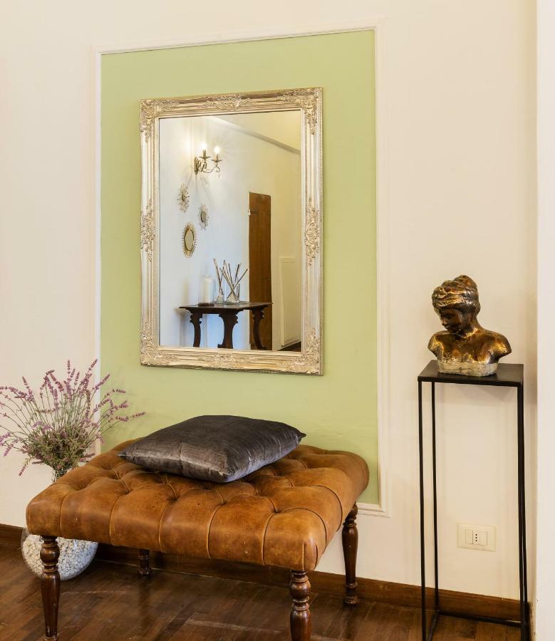 Historic Center Palace - Huge 4 Bedrooms Santa Croce Apartment - By LikehomeFirenze Bagian luar foto